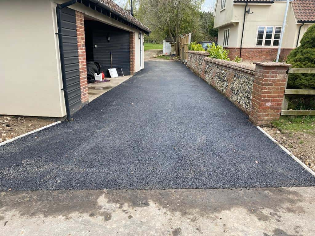 This is a newly installed tarmac driveway. All works carried out by Whitstable Driveways